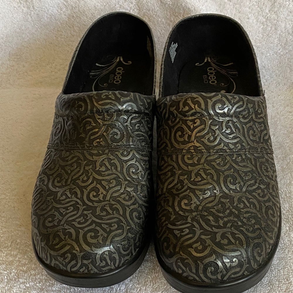 Abeo B.I.O. Black and Silver Clogs size 10